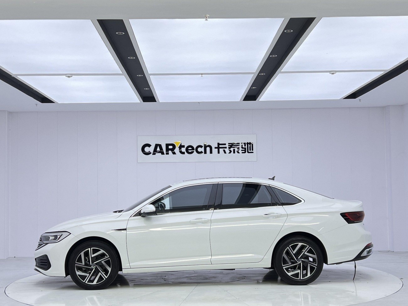 Volkswagen Sagitar 2023