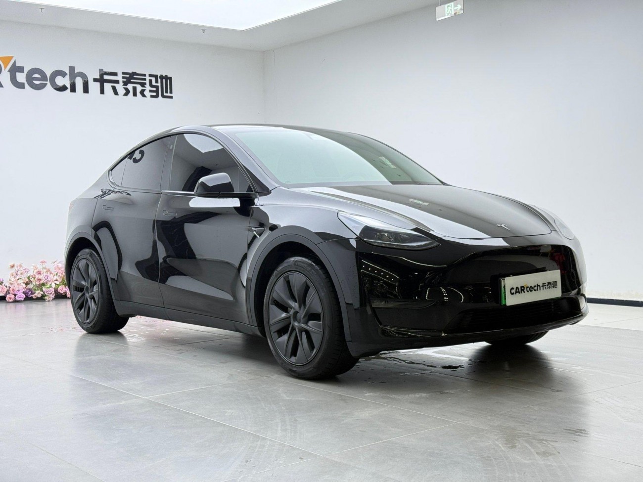 Tesla Model Y 2024