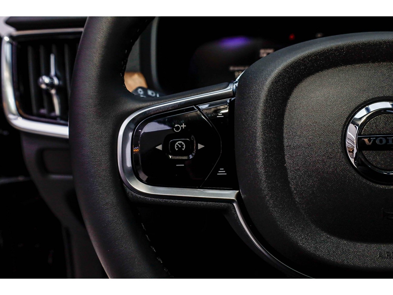 Volvo S90 2025
