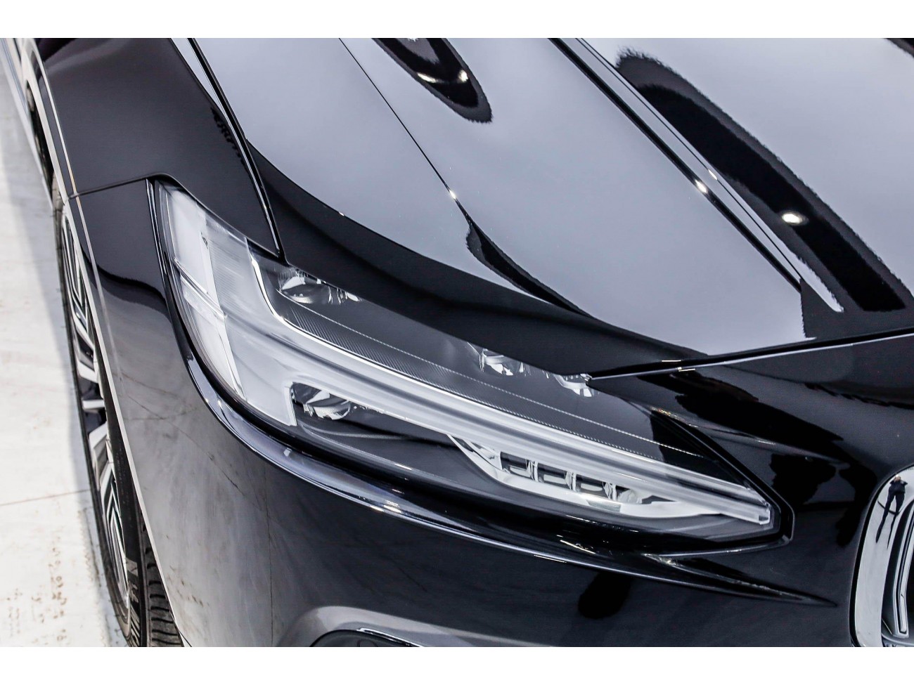Volvo S90 2025