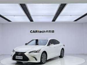 Lexus ES 200 2024