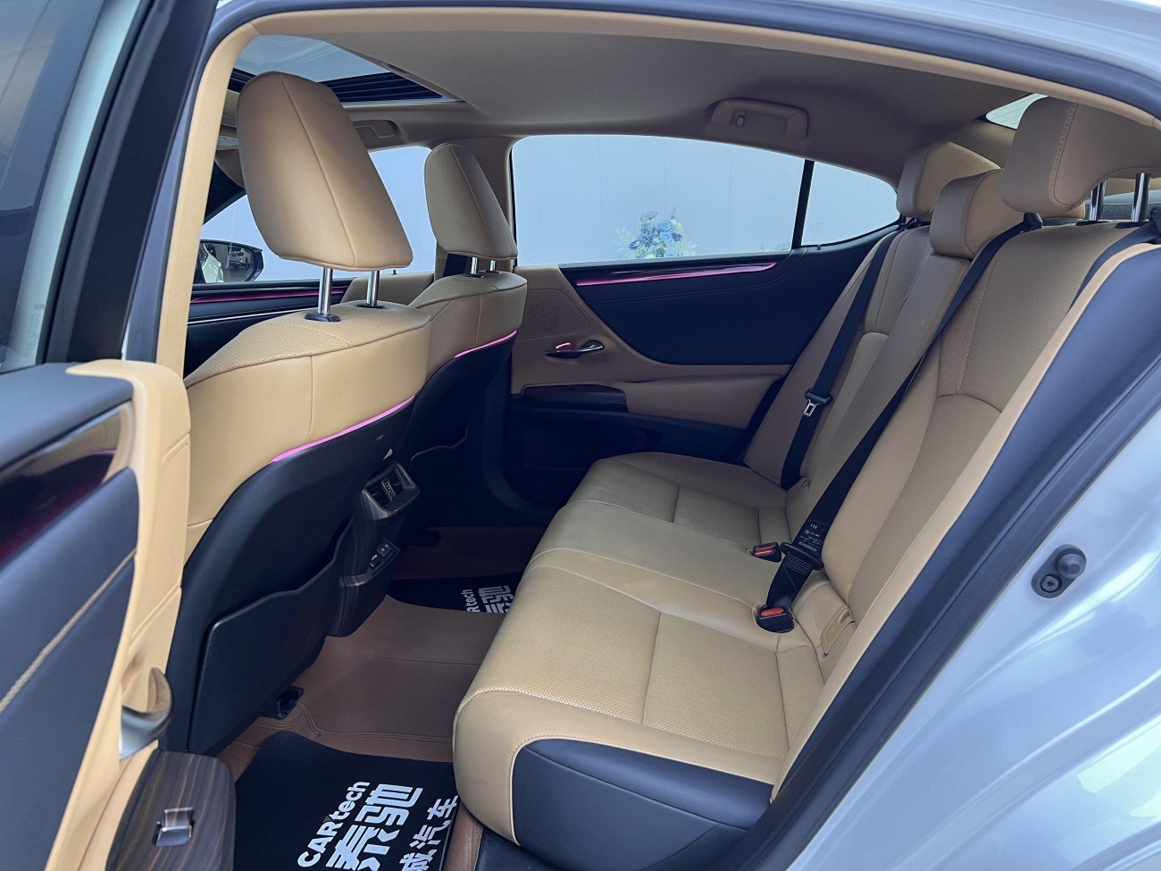 Lexus ES 200 2024