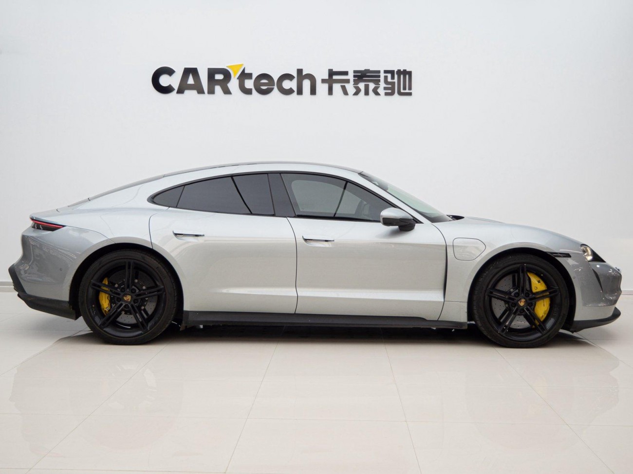 Porsche Taycan 2021