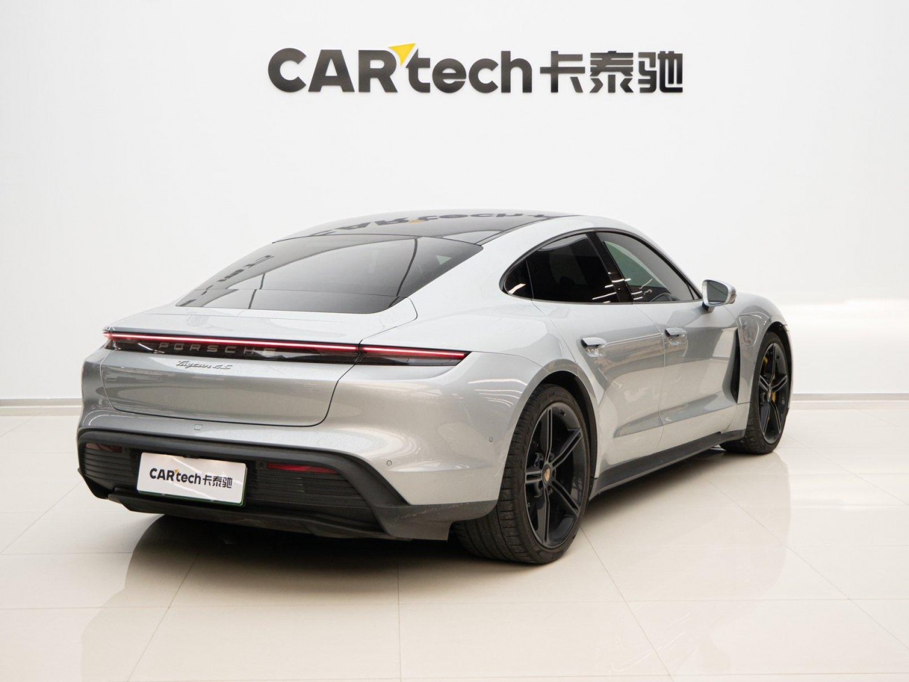 Porsche Taycan 2021