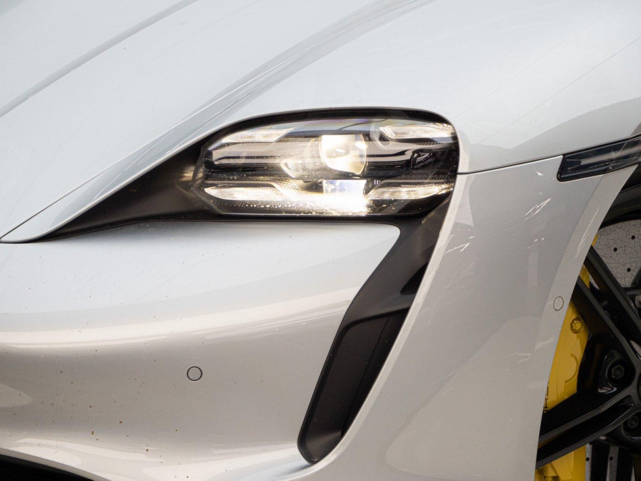 Porsche Taycan 2021