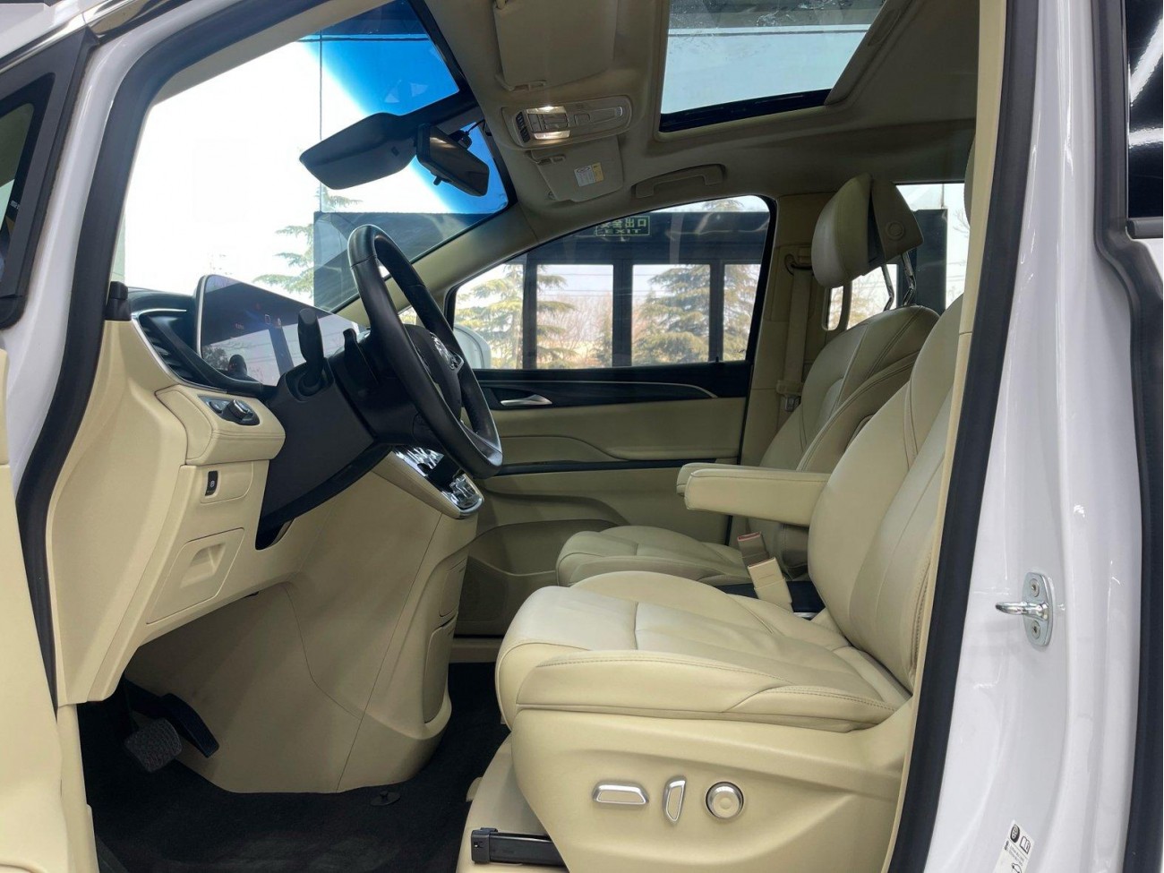 Buick GL8 2023