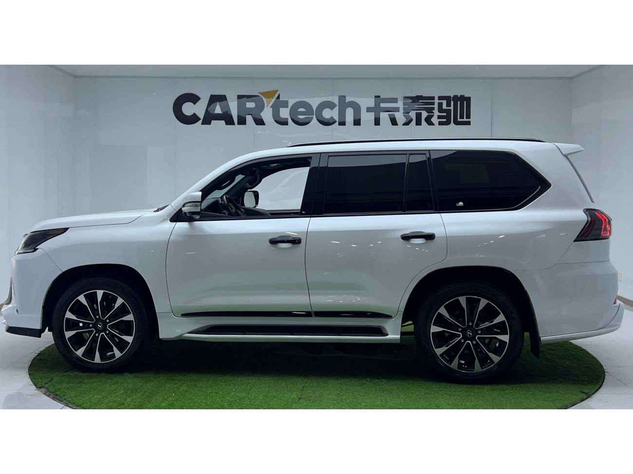 Lexus LX 570 2022