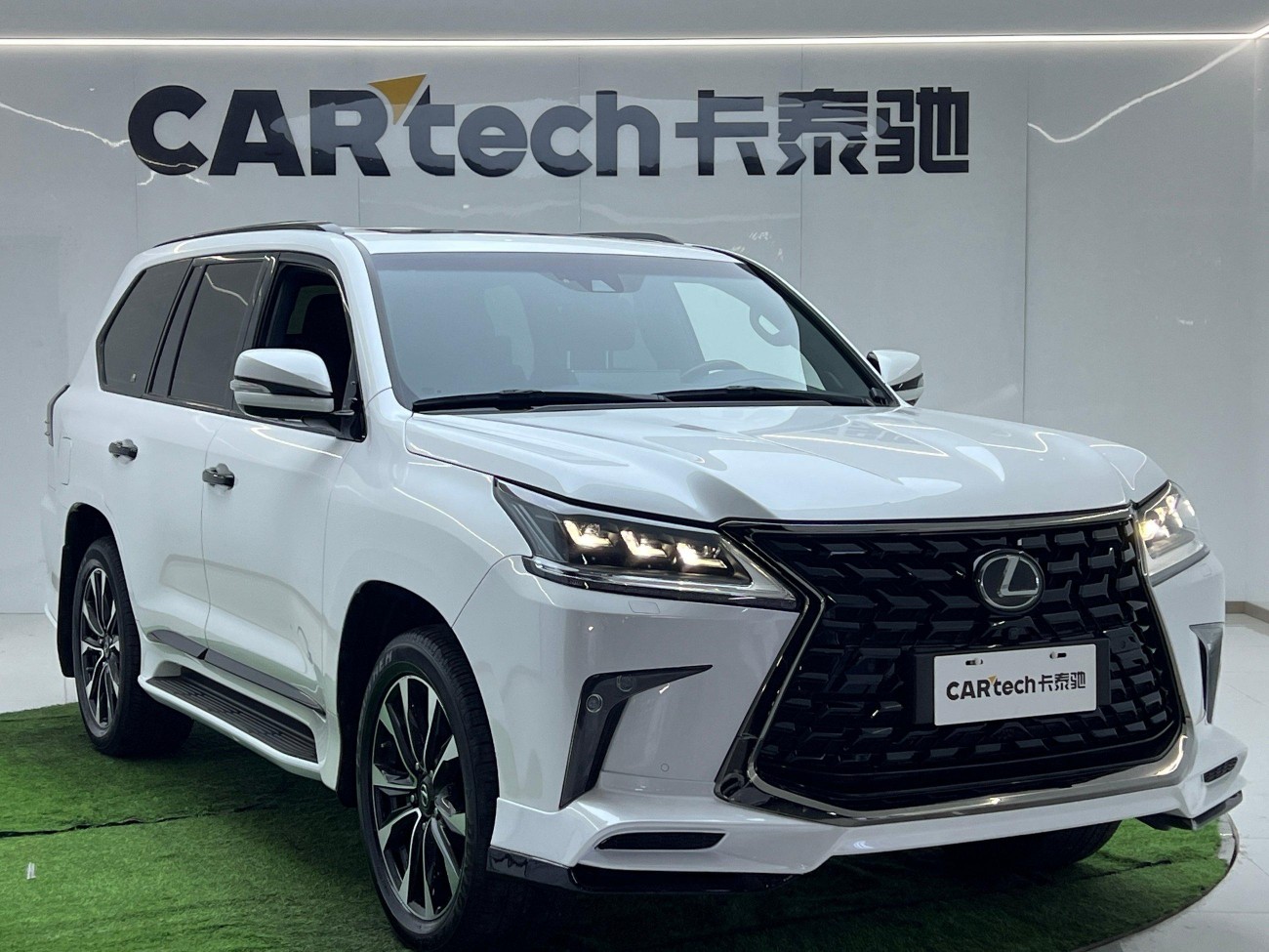 Lexus LX 570 2022