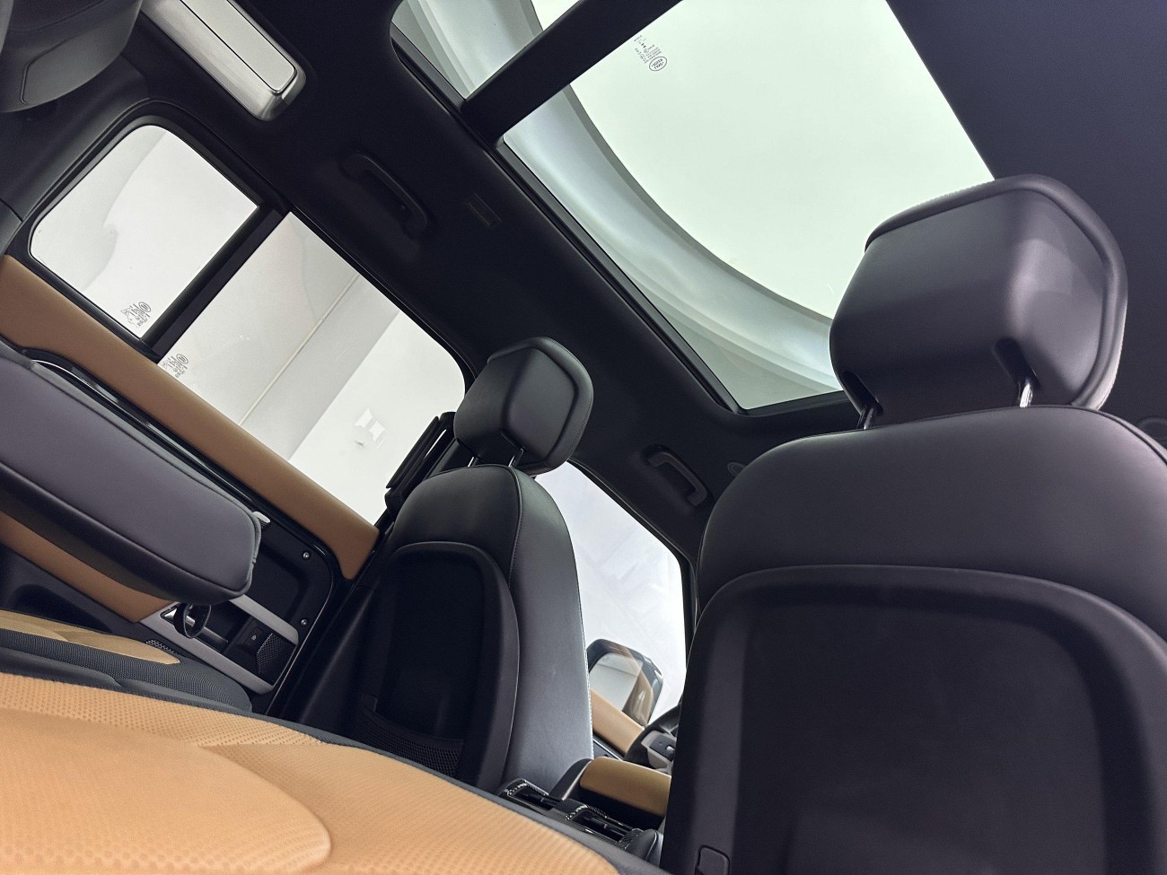 Land Rover Defender 2024