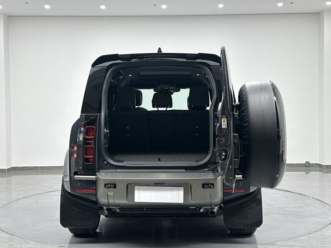 Land Rover Defender 2024