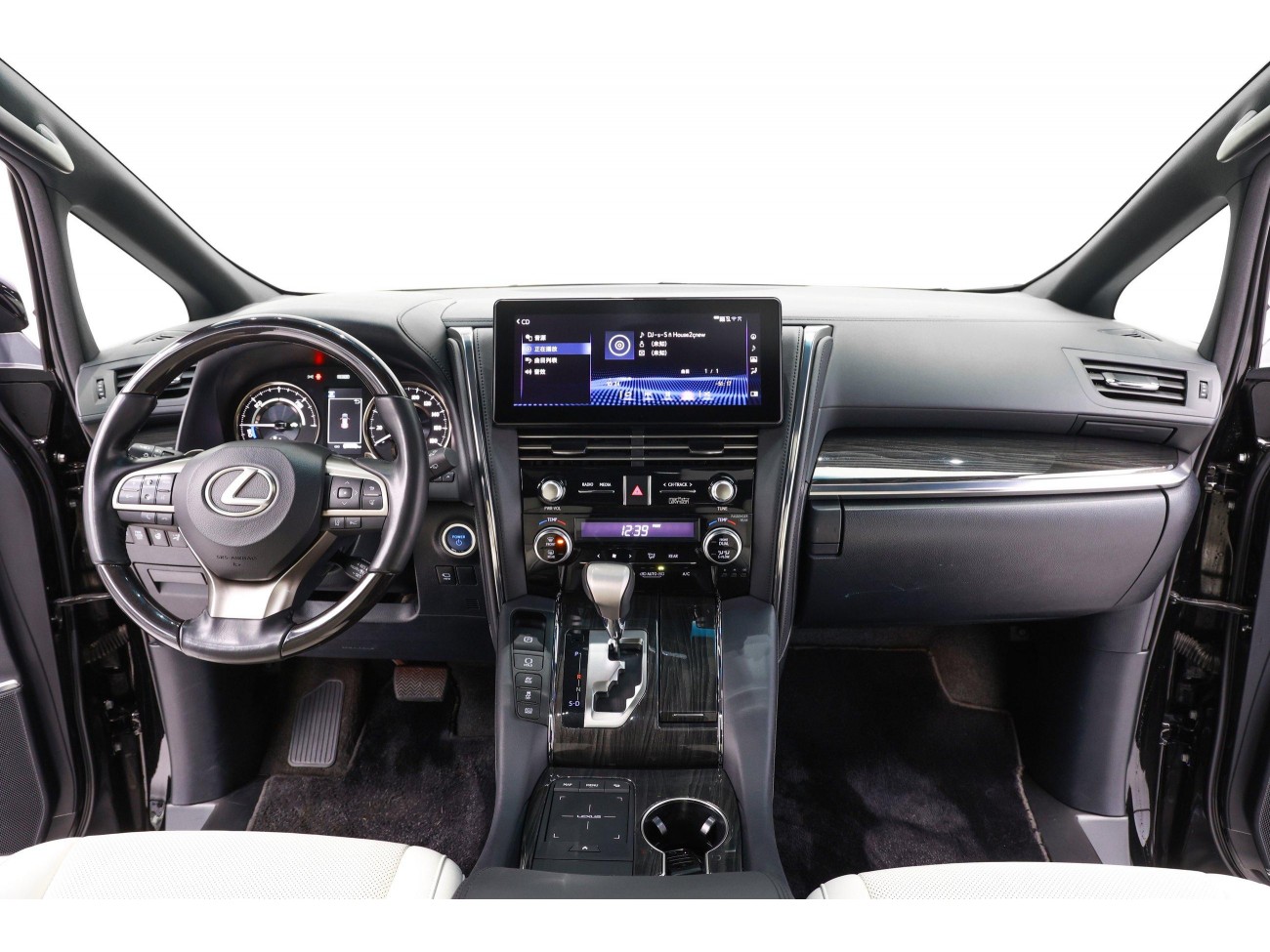 Lexus LM 300h 2022