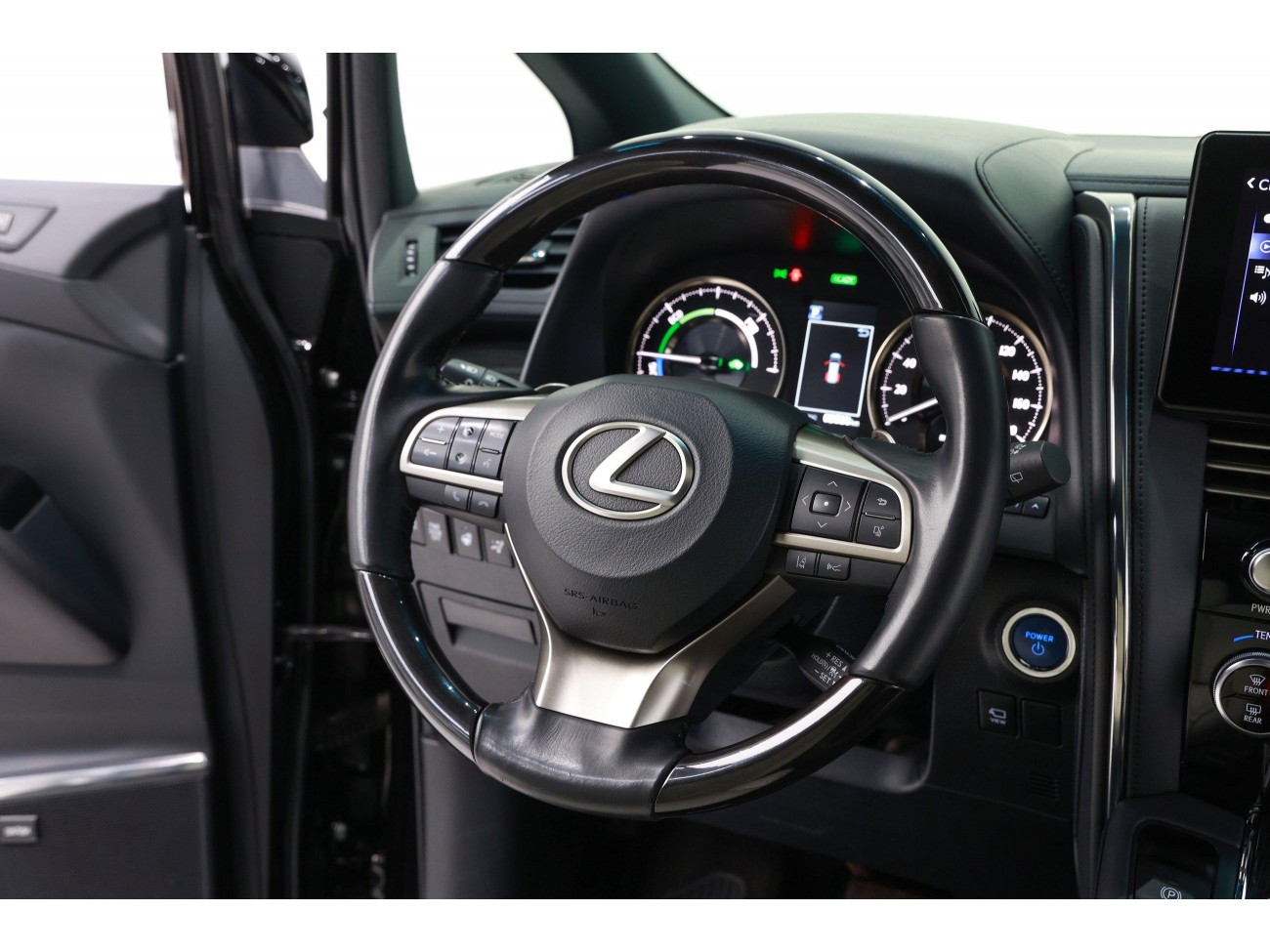Lexus LM 300h 2022