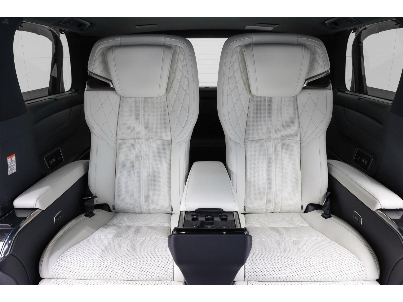 Lexus LM 300h 2022