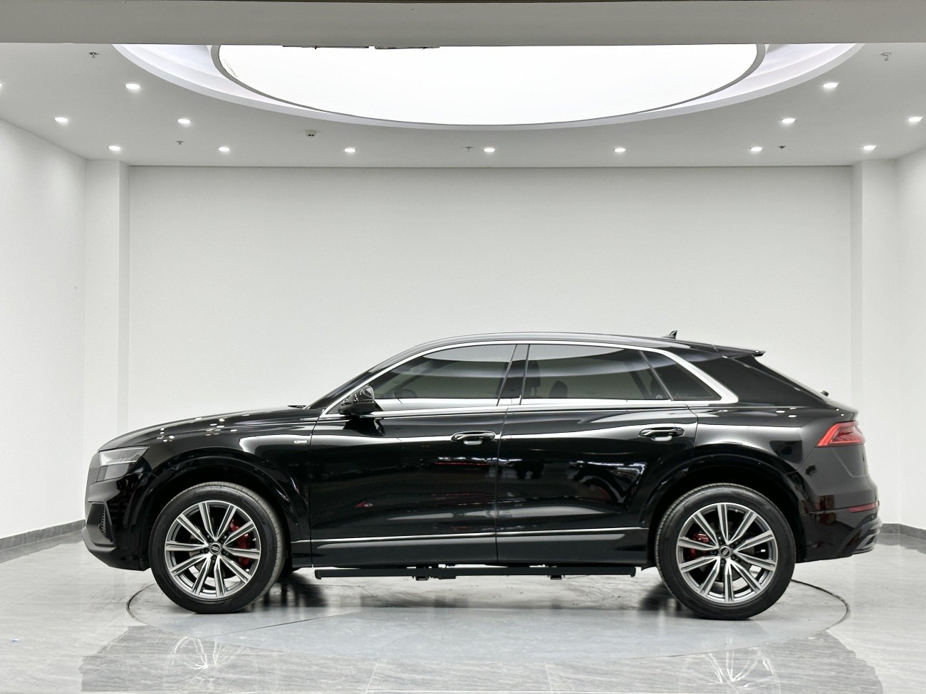 Audi Q8 45 TFSI 2023