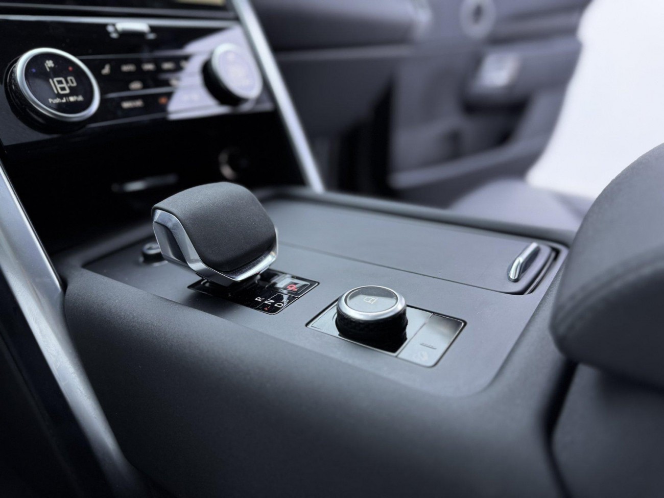 Land Rover Discovery 2024