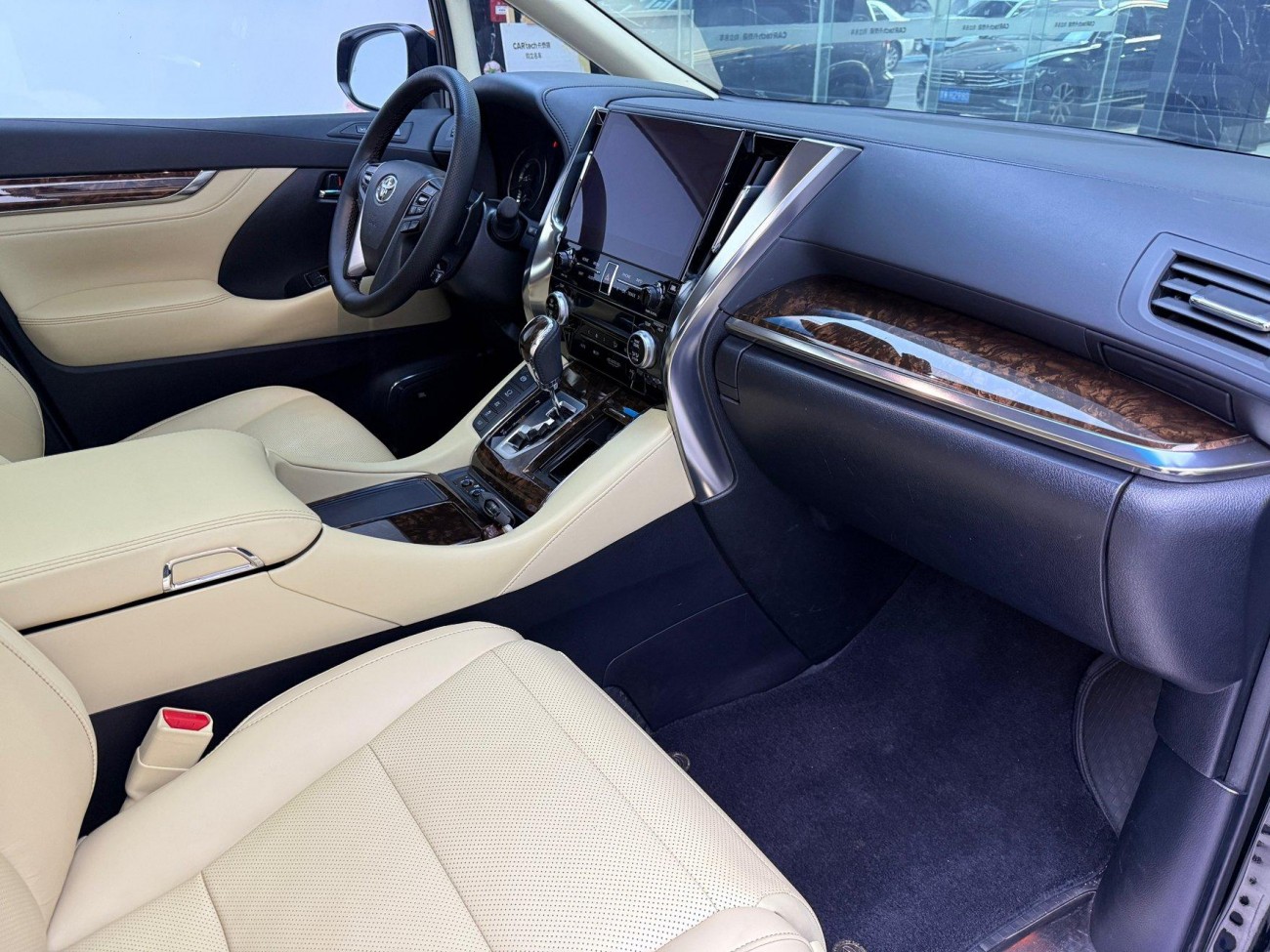 Toyota Alphard 2022