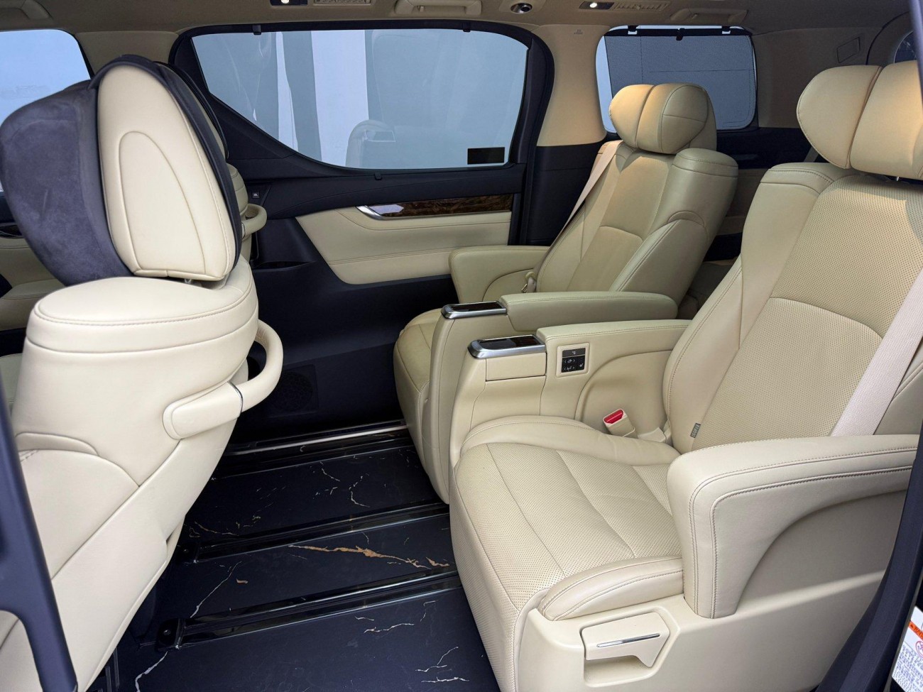 Toyota Alphard 2022