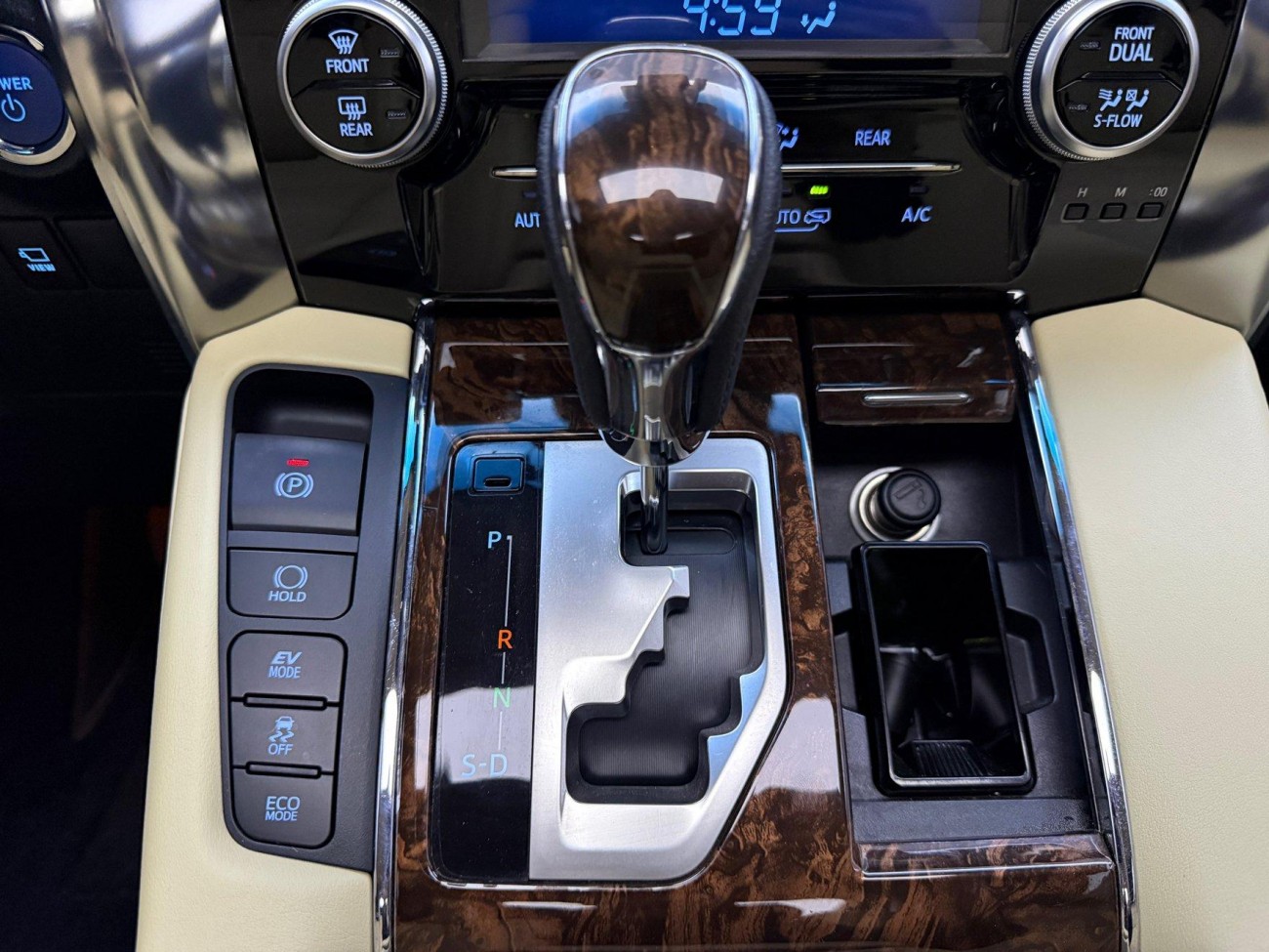 Toyota Alphard 2022