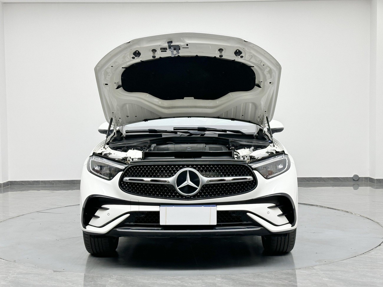 Mercedes-Benz GLC 260 L 2024