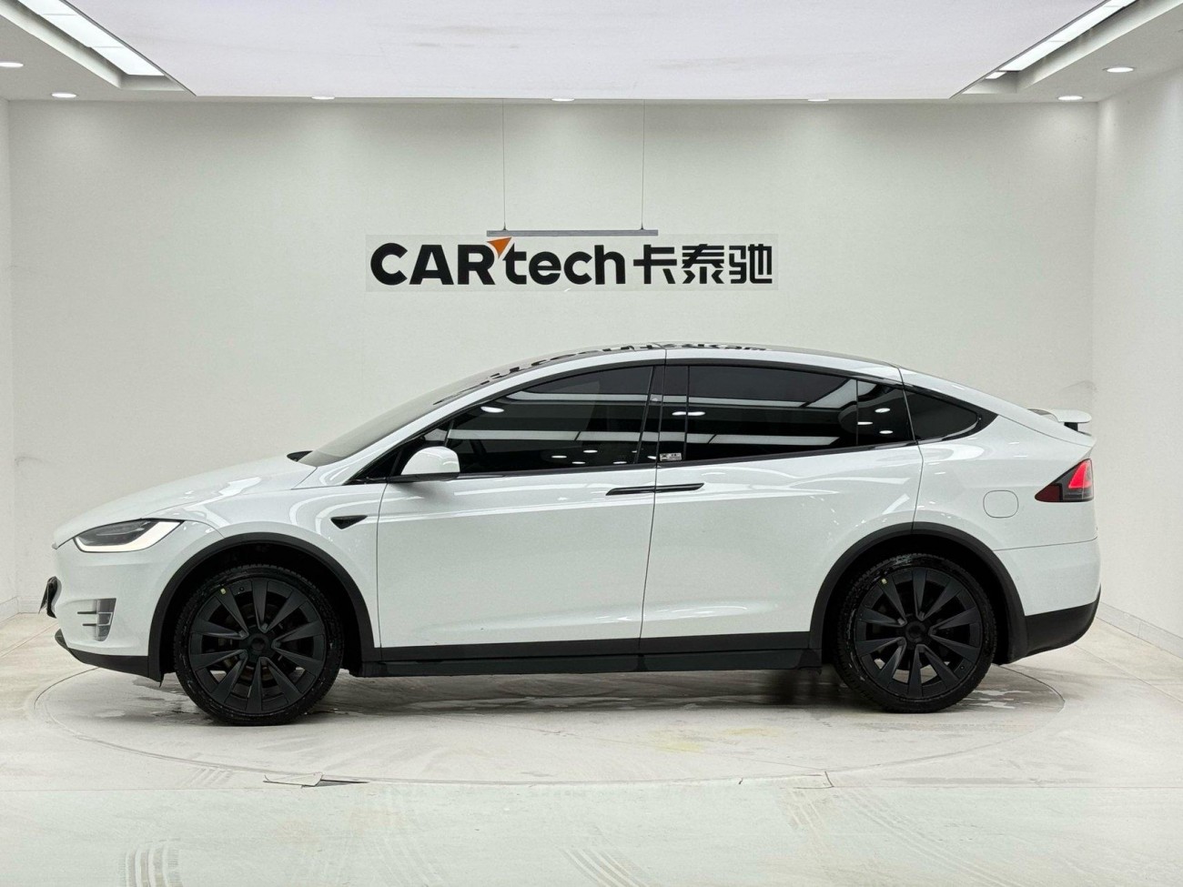 Tesla Model X 2019