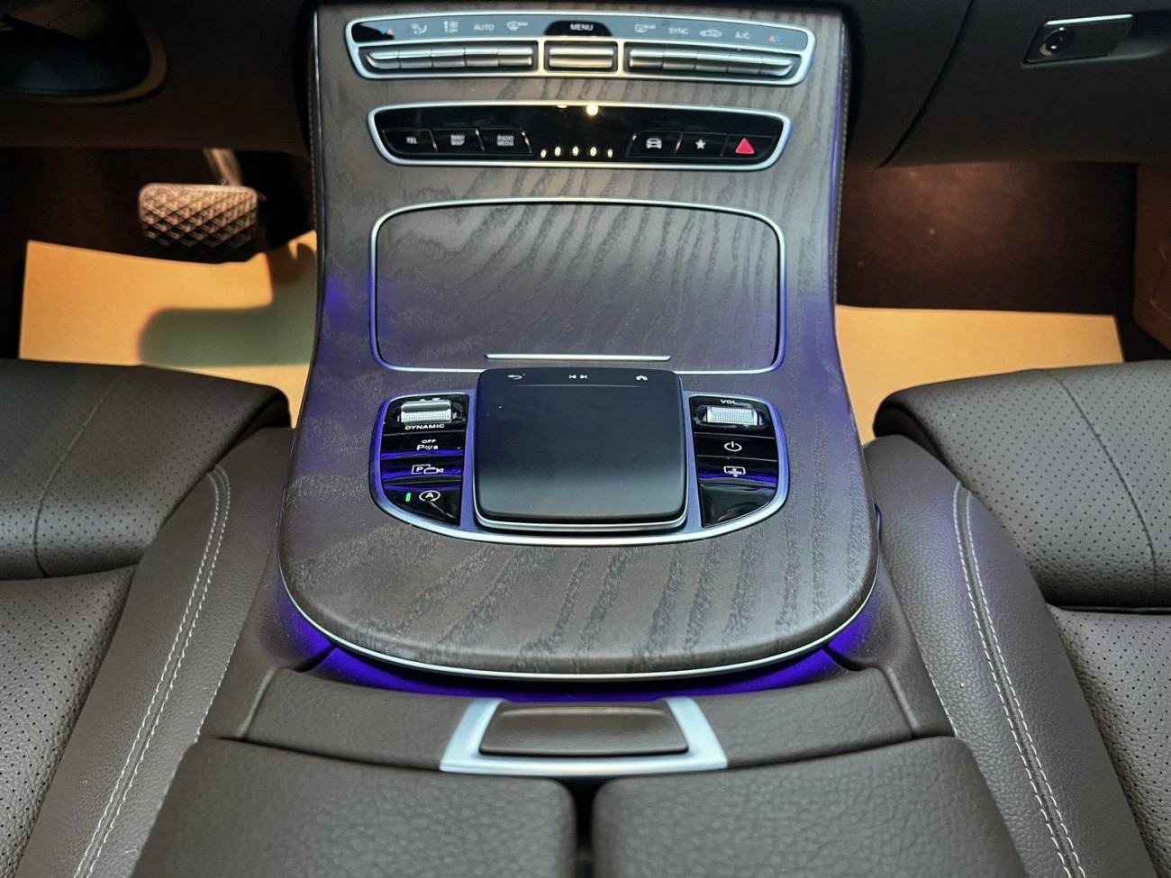 Mercedes-Benz E 300 L 2022