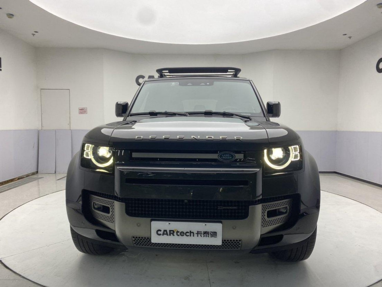 Land Rover Defender 2023