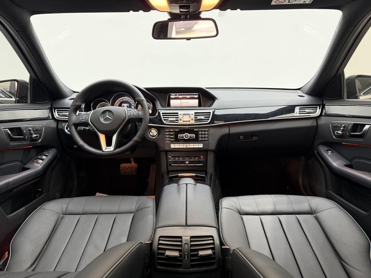 Mercedes-Benz E200L 2014