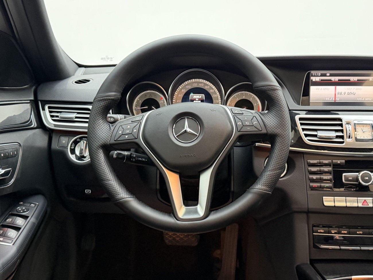 Mercedes-Benz E200L 2014