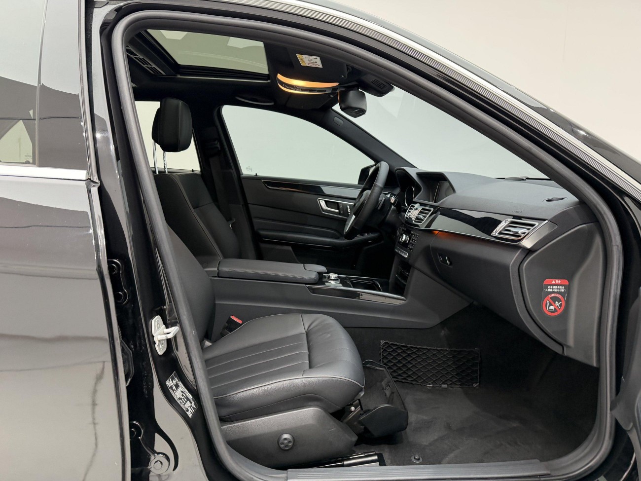 Mercedes-Benz E200L 2014