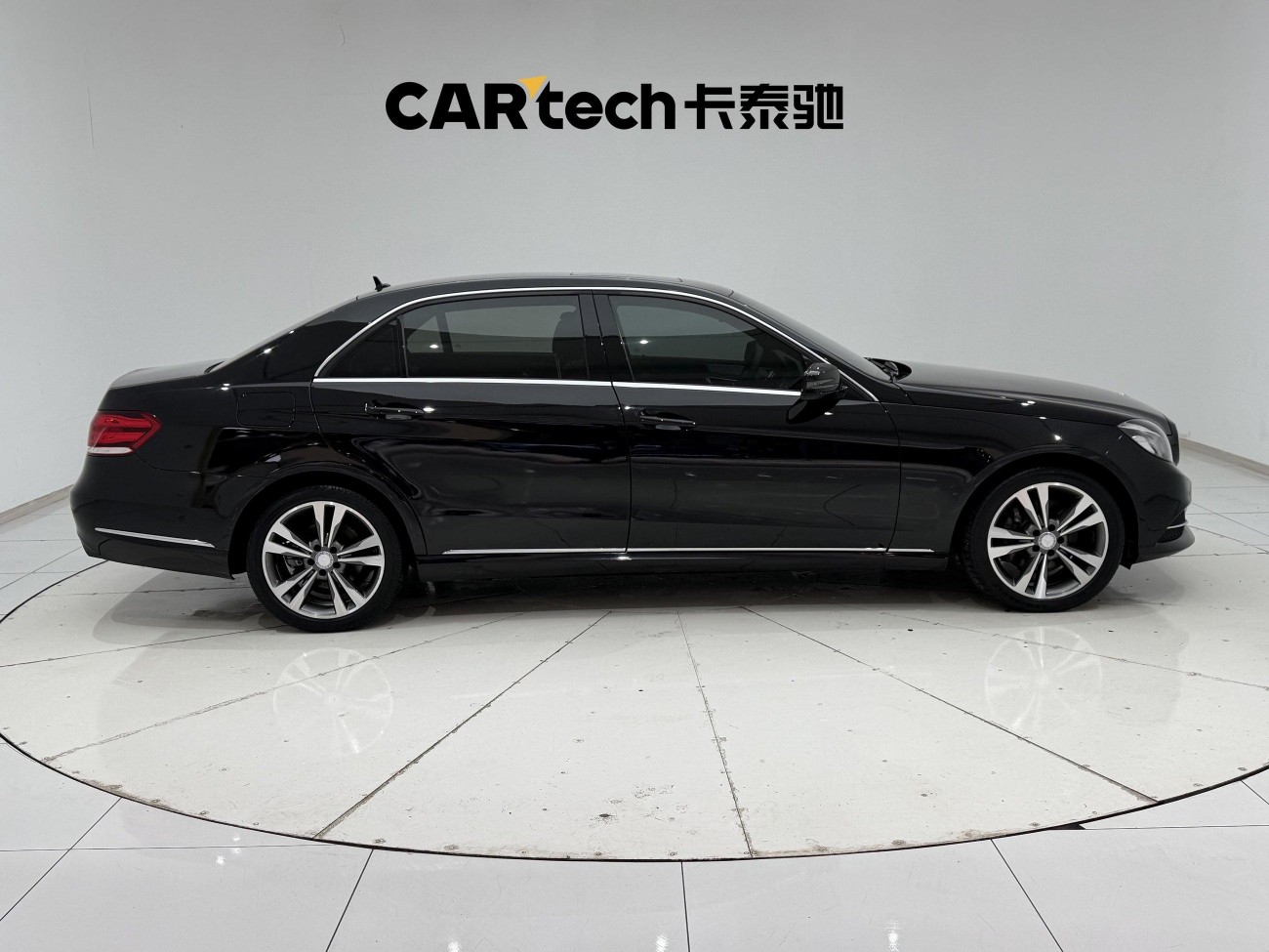 Mercedes-Benz E200L 2014