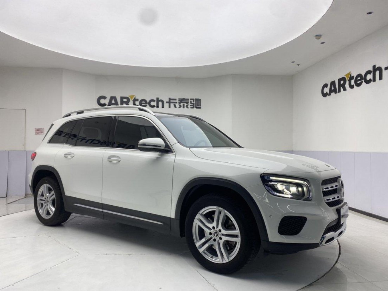 Mercedes-Benz GLB 2023