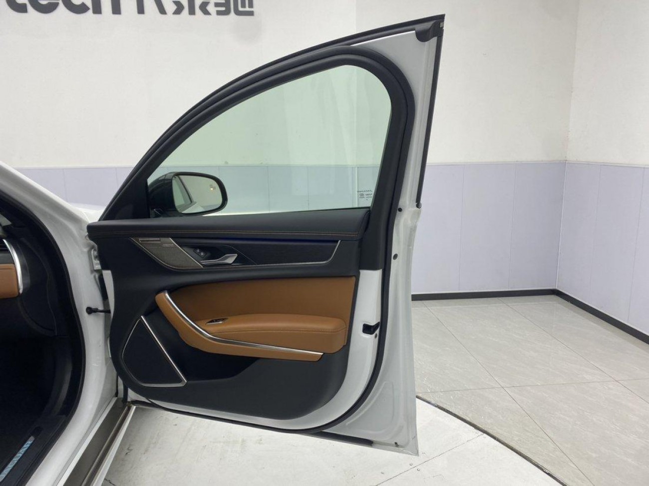 Jaguar XFL 2024