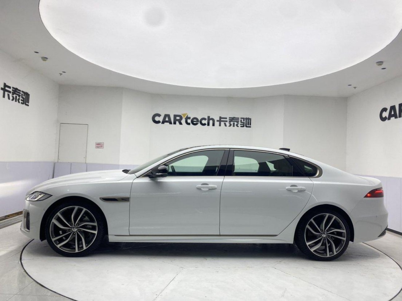 Jaguar XFL 2024