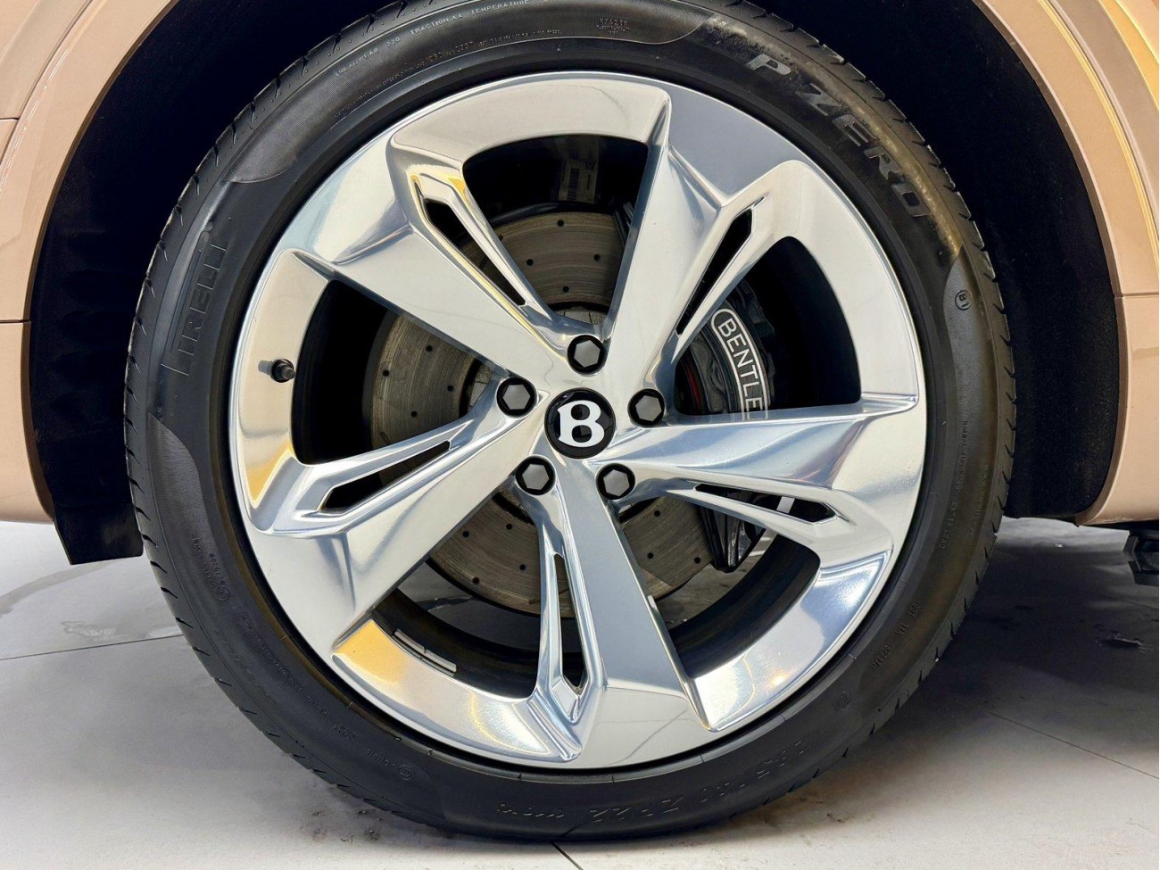Bentley Bentayga 2023