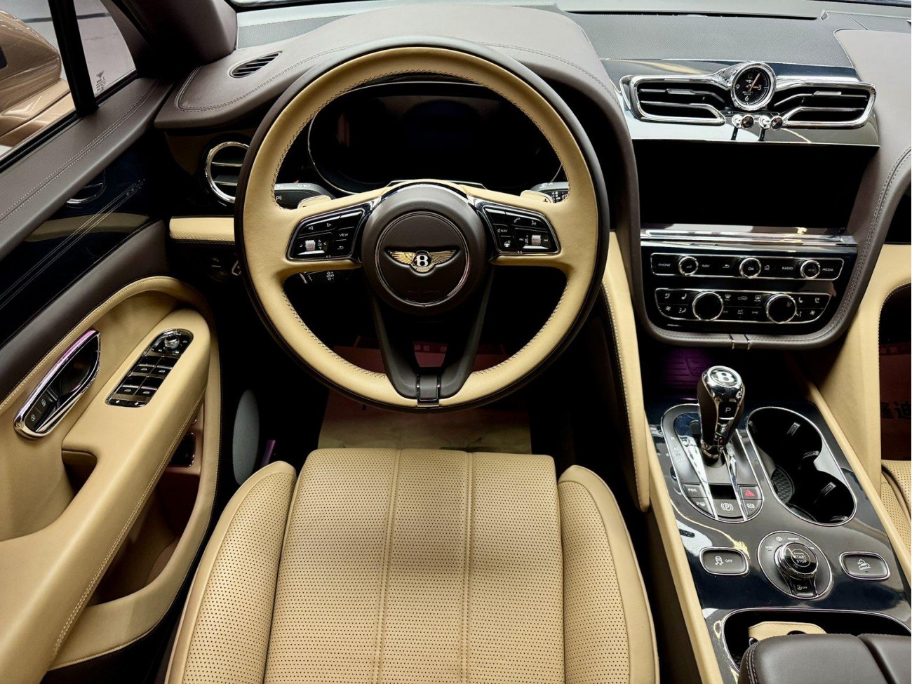 Bentley Bentayga 2023