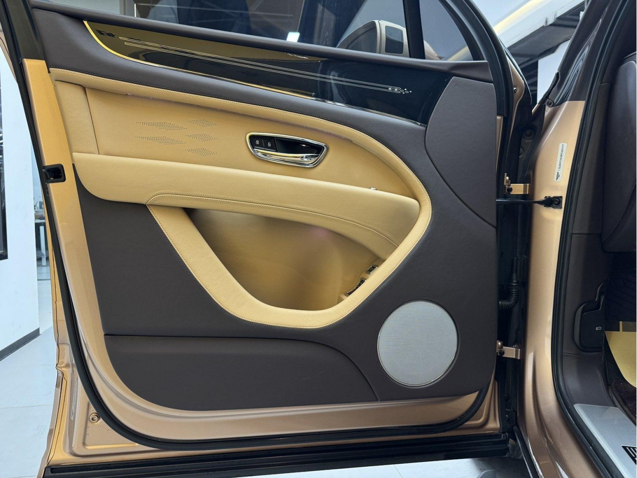 Bentley Bentayga 2023