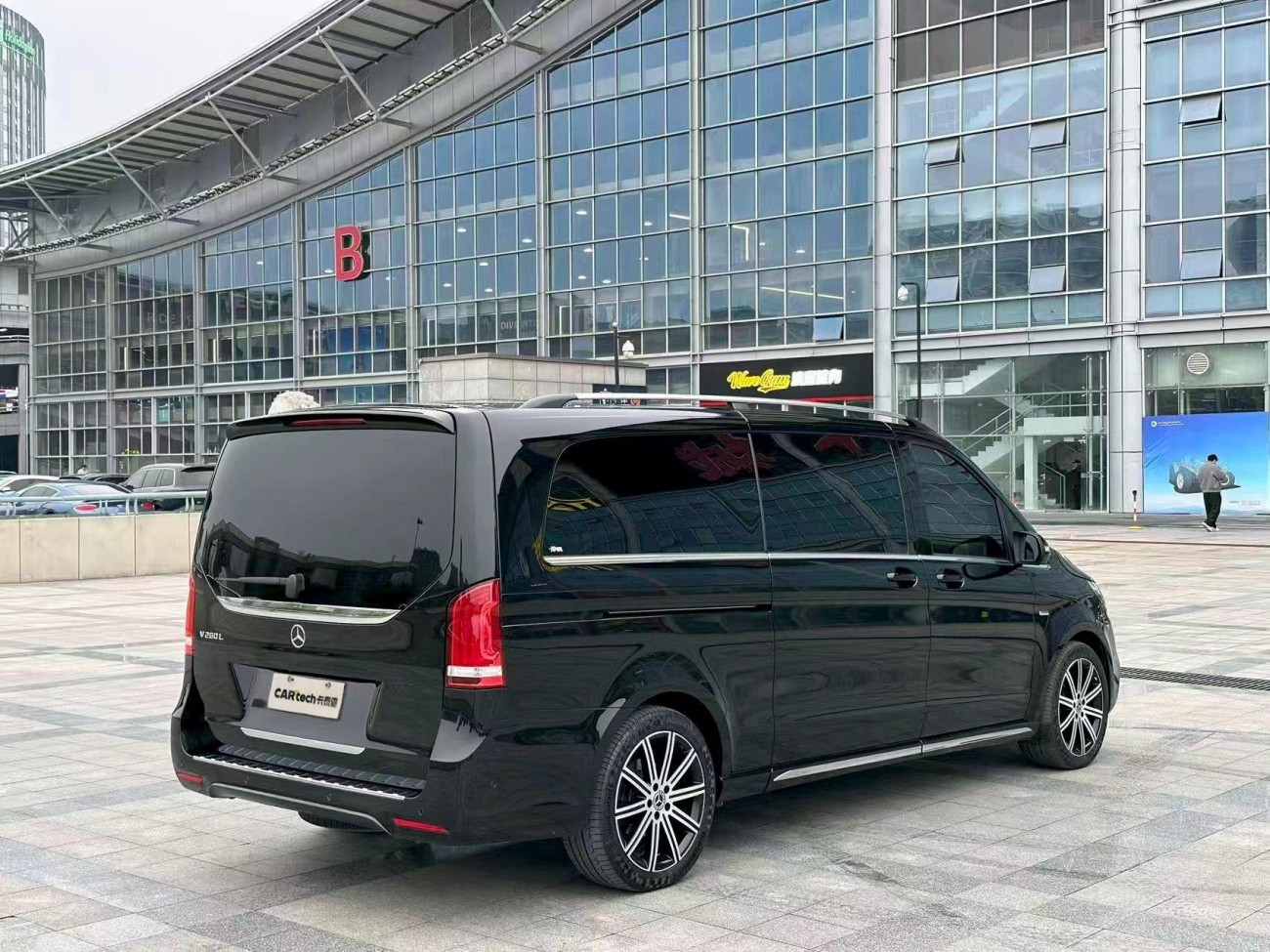 Mercedes-Benz V 2023