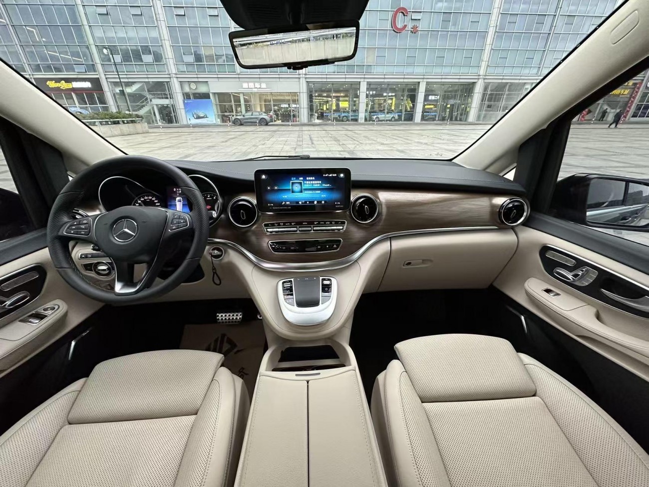 Mercedes-Benz V 2023