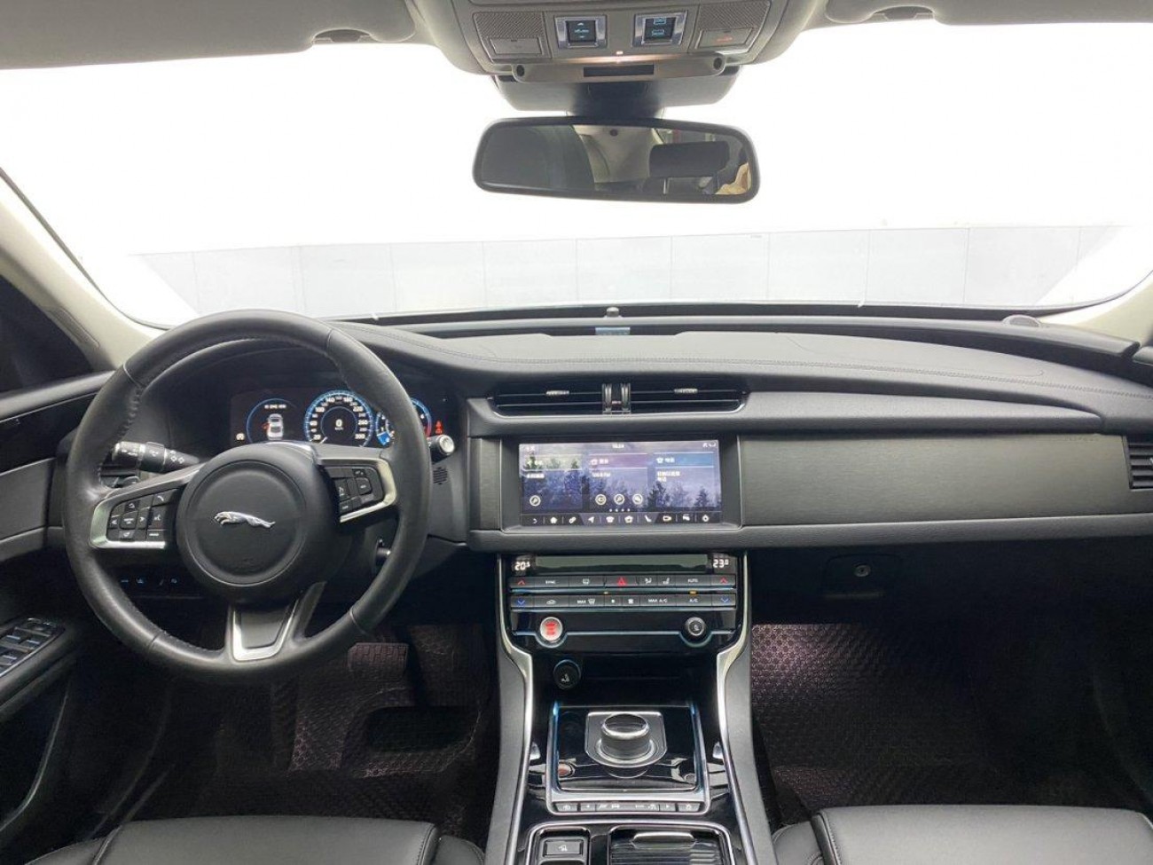 Jaguar XFL 2020