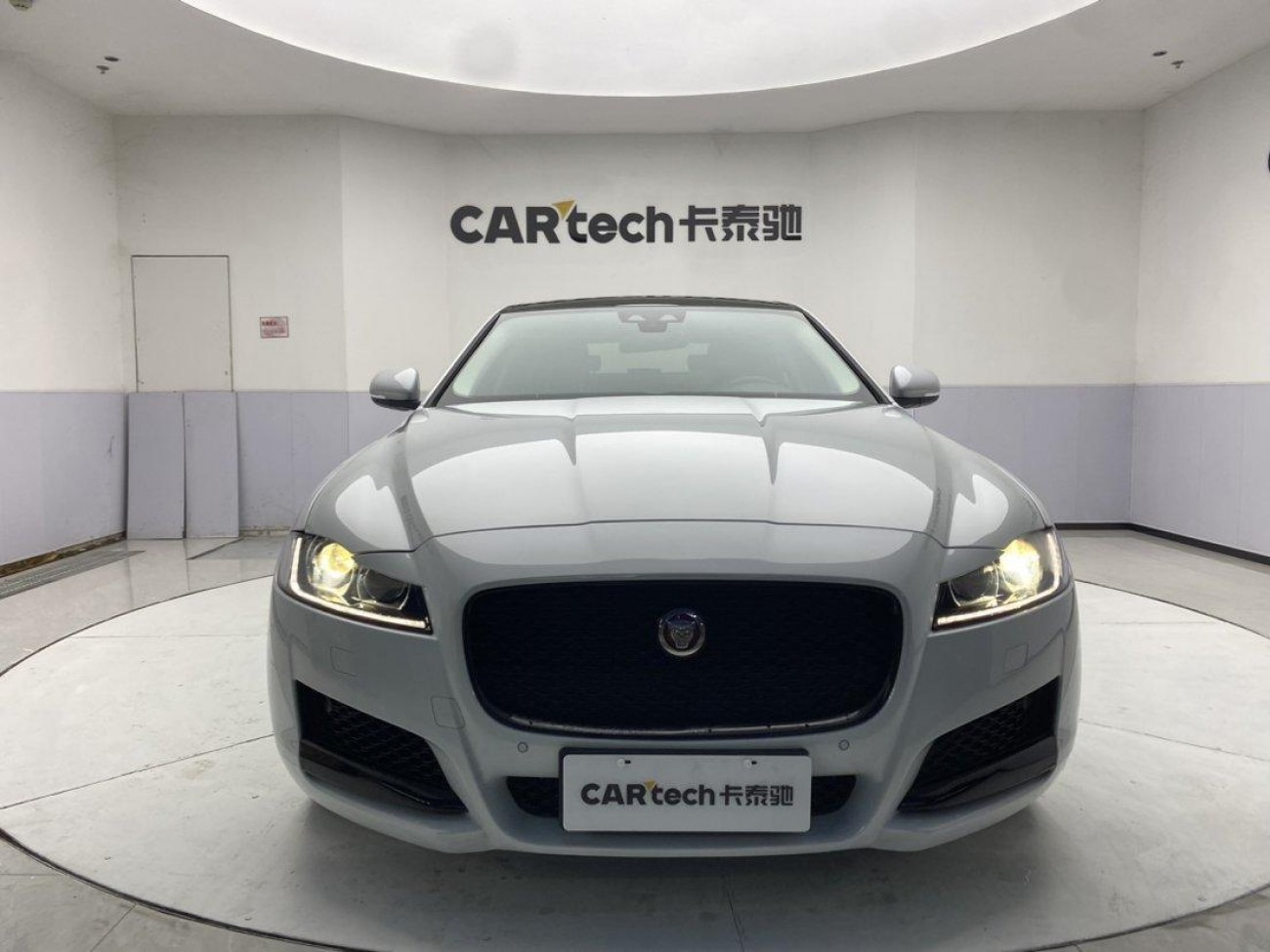 Jaguar XFL 2020