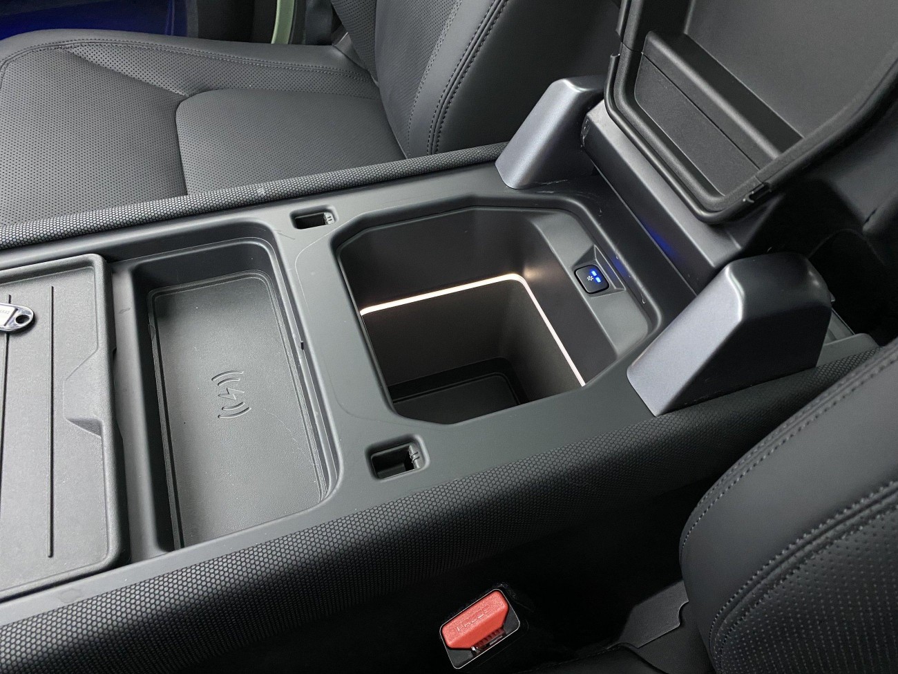 Land Rover Defender 2023