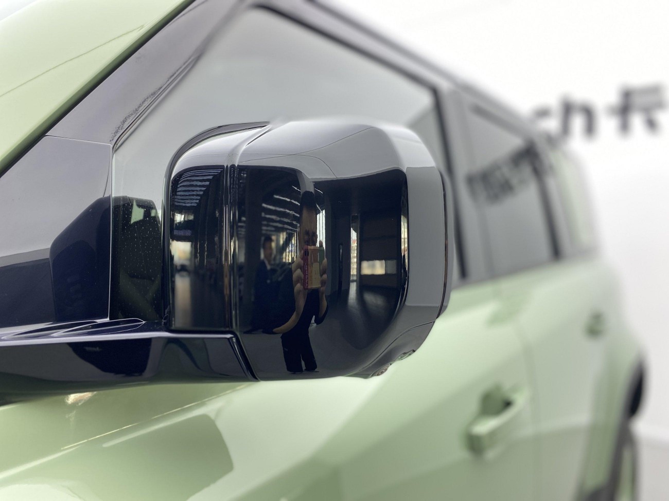 Land Rover Defender 2023