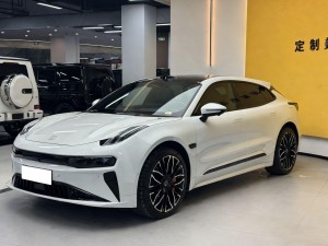 Zeekr 001 2025