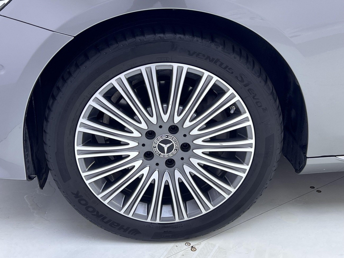 Mercedes-Benz E 300 L 2023