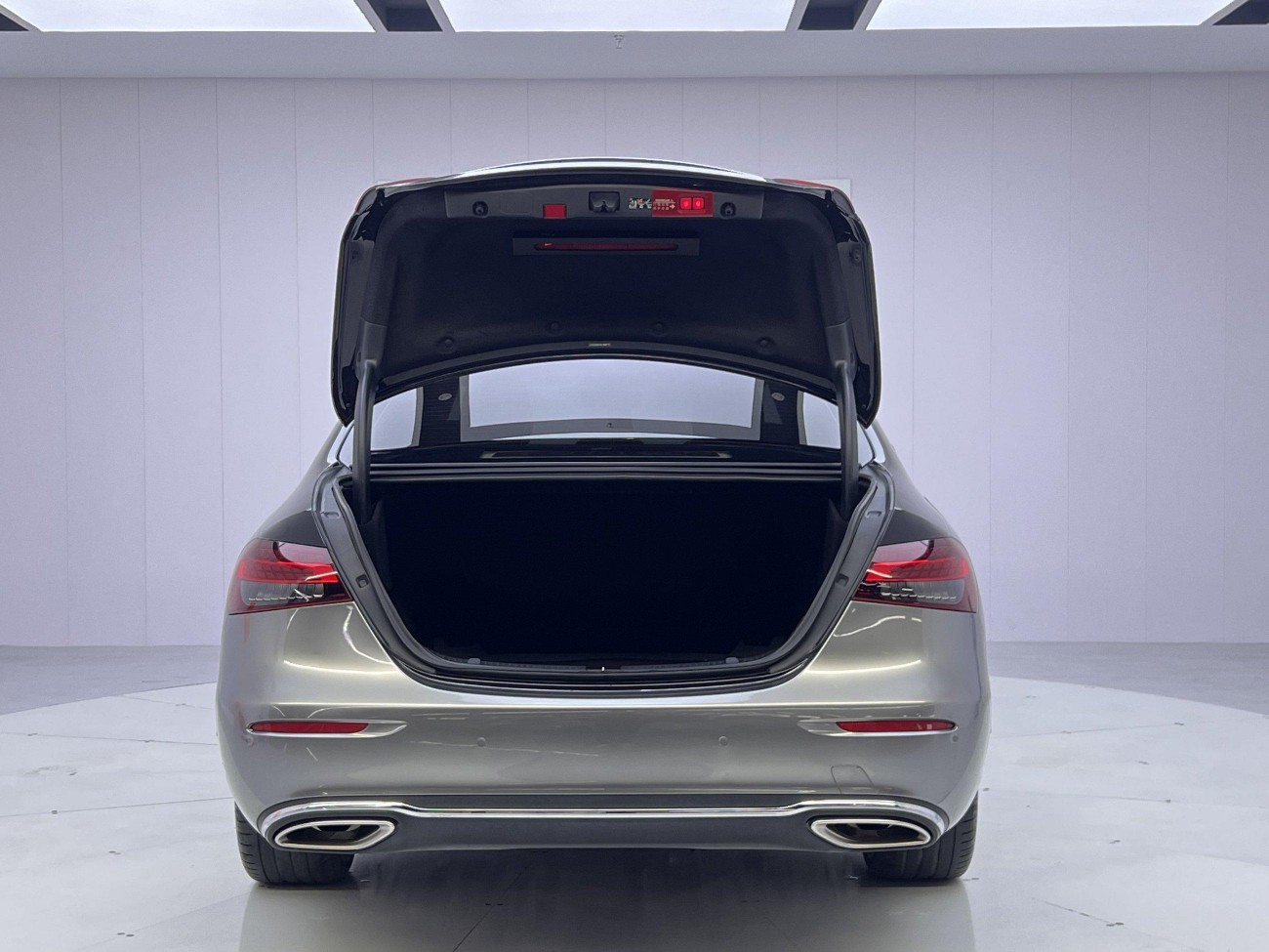 Mercedes-Benz E 300 L 2023