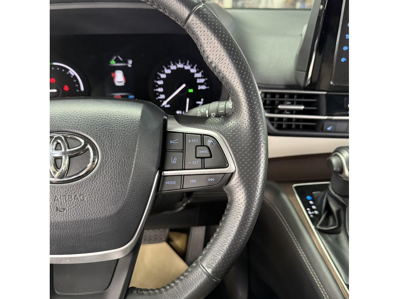 Toyota Sienna 2025