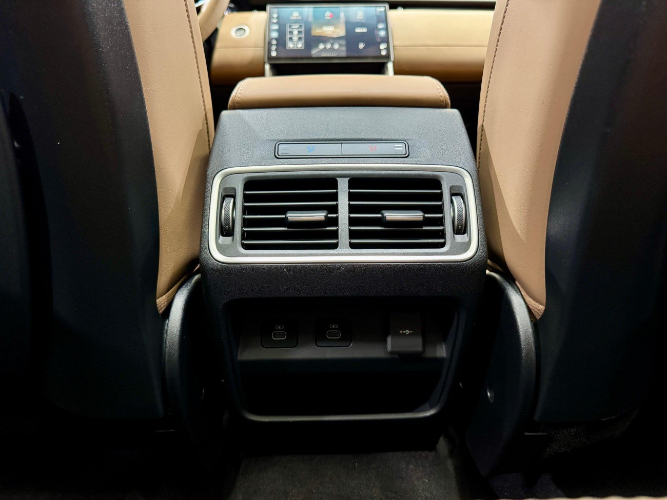Land Rover Discovery Sport 2024