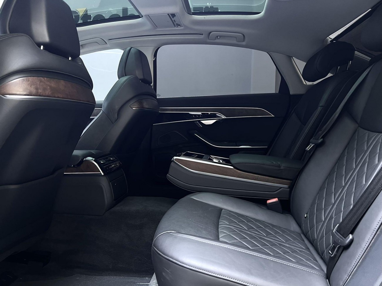 Audi A8L 50 TFSI 2023