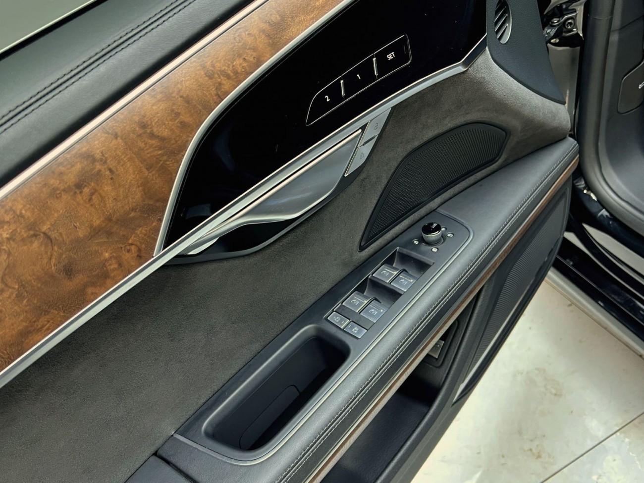 Audi A8L 50 TFSI 2023