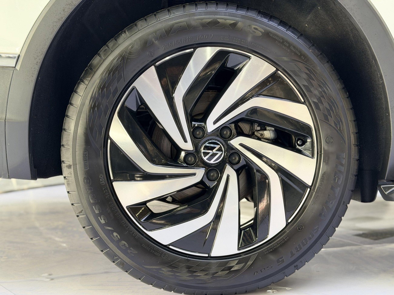 Volkswagen Tiguan L 2023